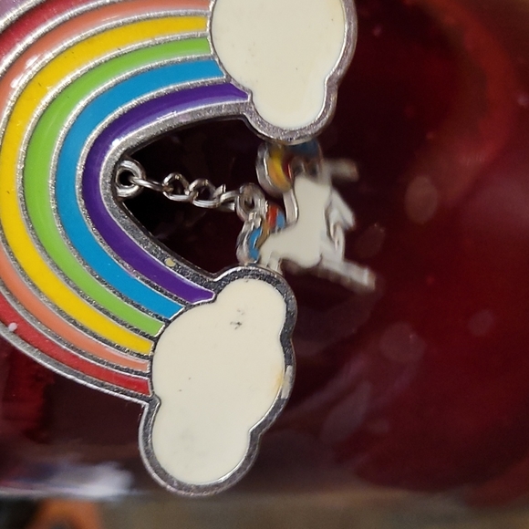 Rainbow 🌈 Running Unicorn in Clouds Necklsce - Picture 3 of 4